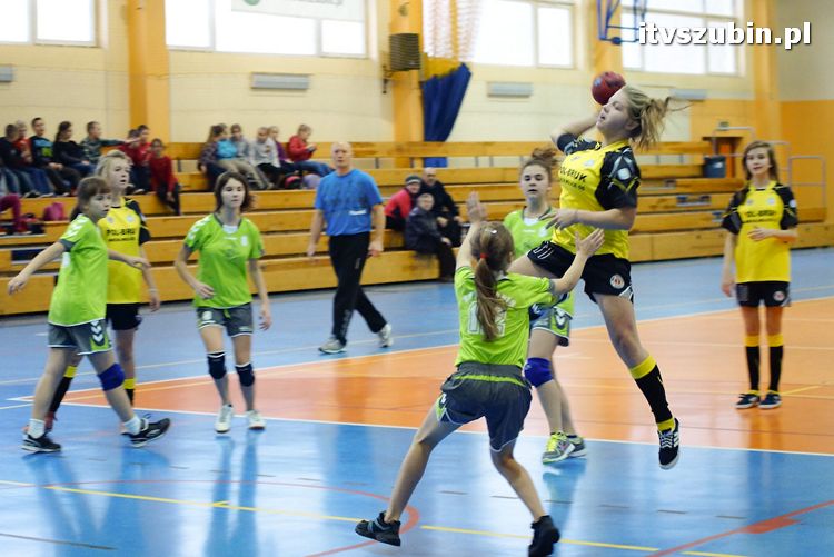 Szczypiornistki z Szubina w półfinale wojewódzkim