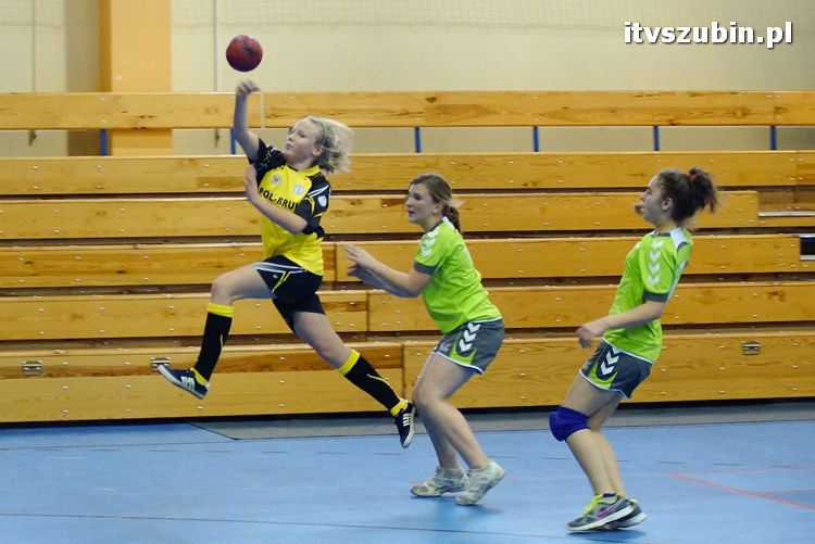 Szczypiornistki z Szubina w półfinale wojewódzkim