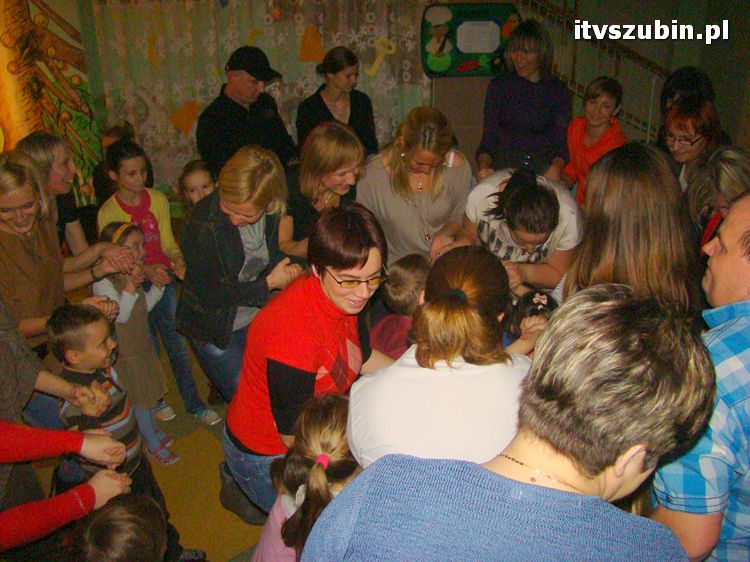 Andrzejkowe spotkanie, czyli magiczne, popołudnie dla rodziców i dzieci z Samorządowego Przedszkola nr 2 w Szubinie z grupy ?Biedronki?