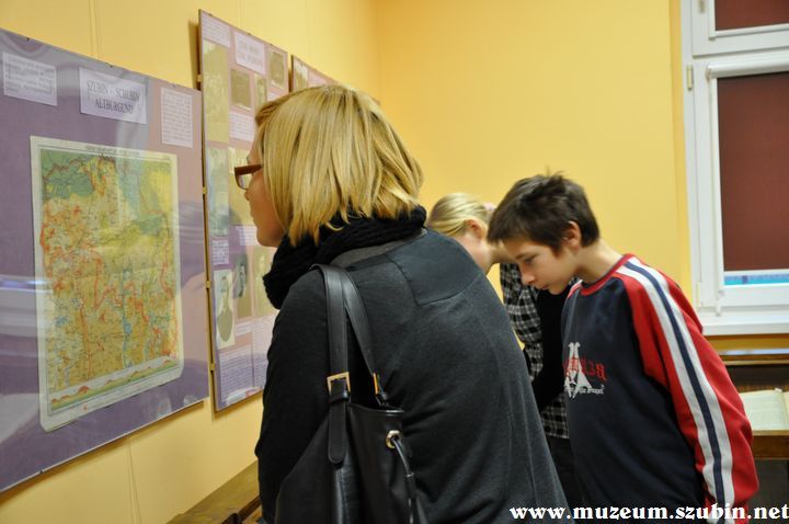 Uczniowie klasy VI z Turu w szubińskim muzeum