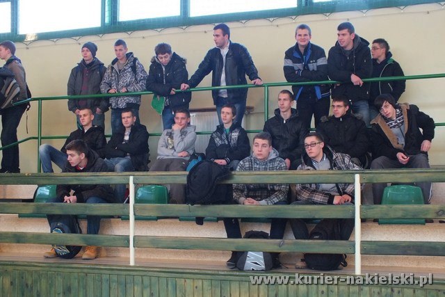 Mikołajkowy Turniej Piłki Nożnej w Żegludze z udziałem reprezentacji szubińskiego LO