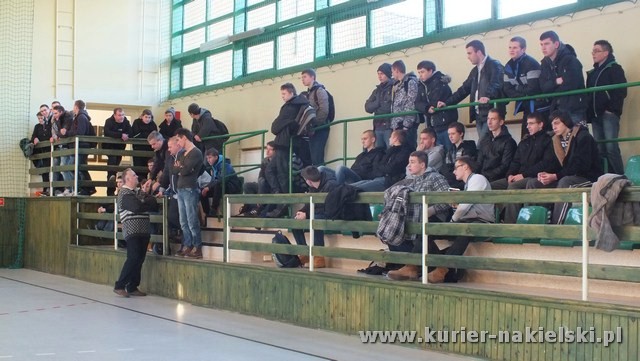 Mikołajkowy Turniej Piłki Nożnej w Żegludze z udziałem reprezentacji szubińskiego LO