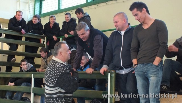 Mikołajkowy Turniej Piłki Nożnej w Żegludze z udziałem reprezentacji szubińskiego LO