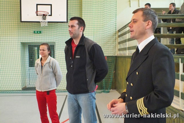 Mikołajkowy Turniej Piłki Nożnej w Żegludze z udziałem reprezentacji szubińskiego LO