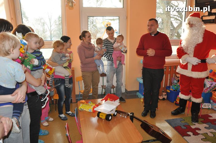 Mikołaj w oddziale dziecięcym szubińskiego szpitala