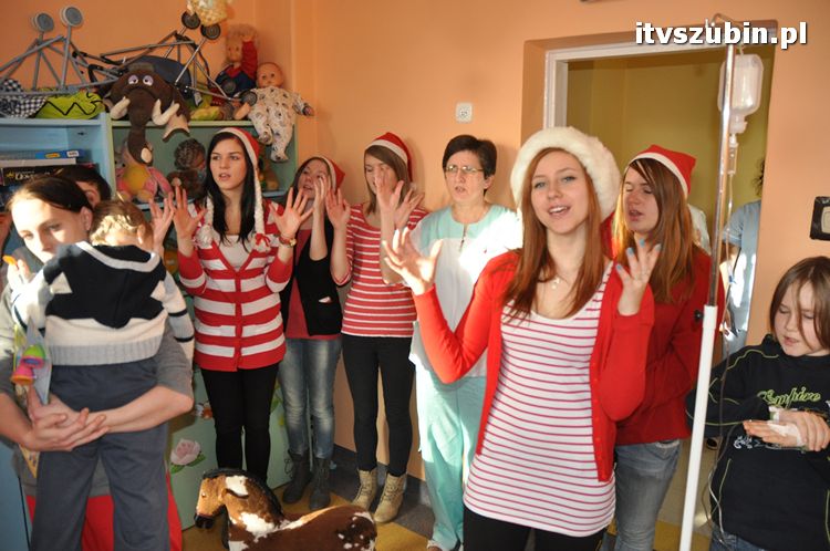 Mikołaj w oddziale dziecięcym szubińskiego szpitala