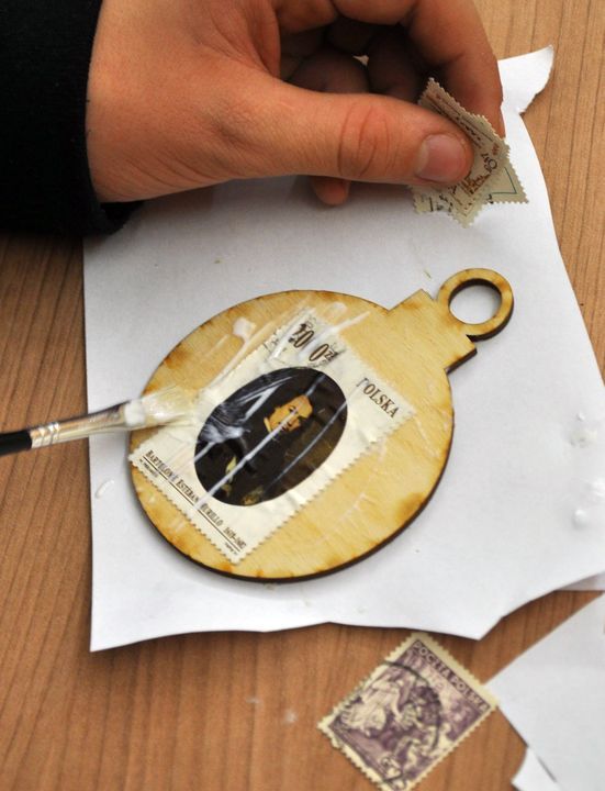 Mikołajkowe spotkanie koła filatelistycznego w muzeum