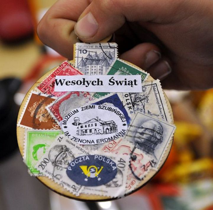 Mikołajkowe spotkanie koła filatelistycznego w muzeum