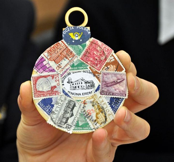 Mikołajkowe spotkanie koła filatelistycznego w muzeum