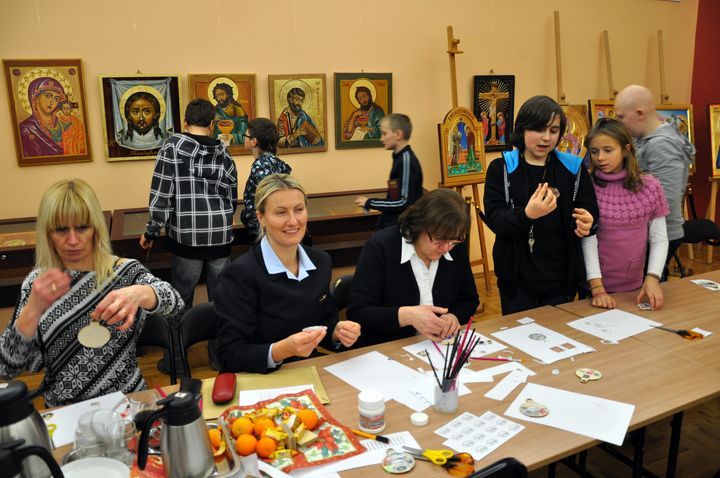 Mikołajkowe spotkanie koła filatelistycznego w muzeum