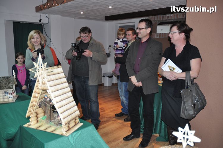 Wernisaż szopek bożonarodzeniowych Przemka Kozłowskiego