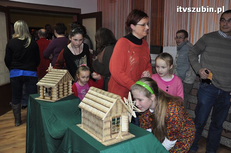 Wernisaż szopek bożonarodzeniowych Przemka Kozłowskiego