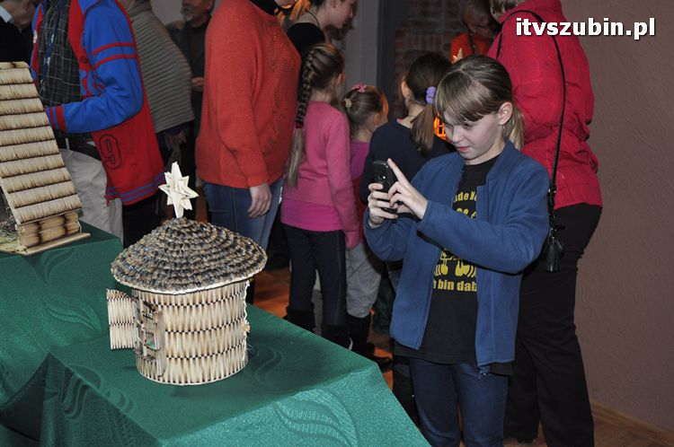 Wernisaż szopek bożonarodzeniowych Przemka Kozłowskiego