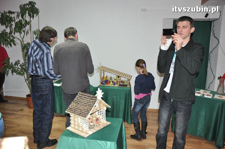 Wernisaż szopek bożonarodzeniowych Przemka Kozłowskiego
