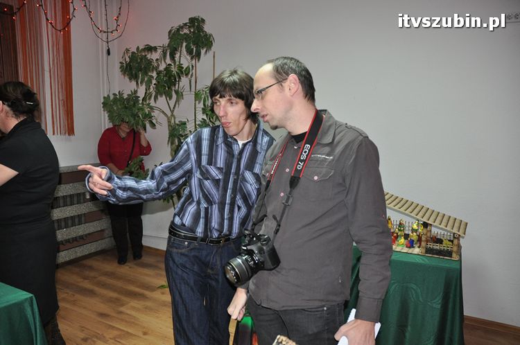 Wernisaż szopek bożonarodzeniowych Przemka Kozłowskiego