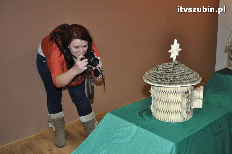 Wernisaż szopek bożonarodzeniowych Przemka Kozłowskiego