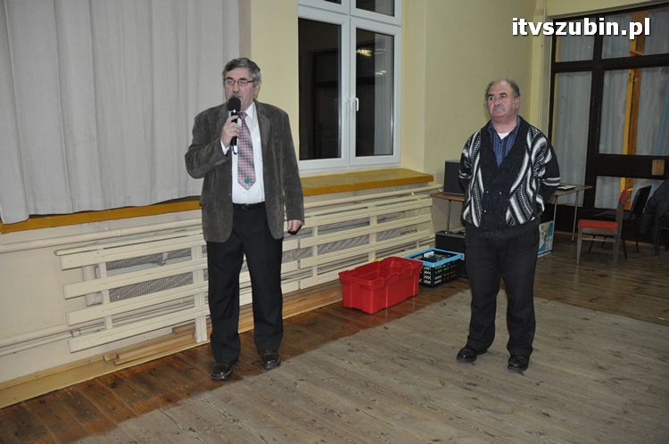 Ryszard Mołdoch - Waldemar Rybiewski z Koła zwycięzcami Nocnego Mikołajkowego Turnieju Brydżowego PAR w Szubinie