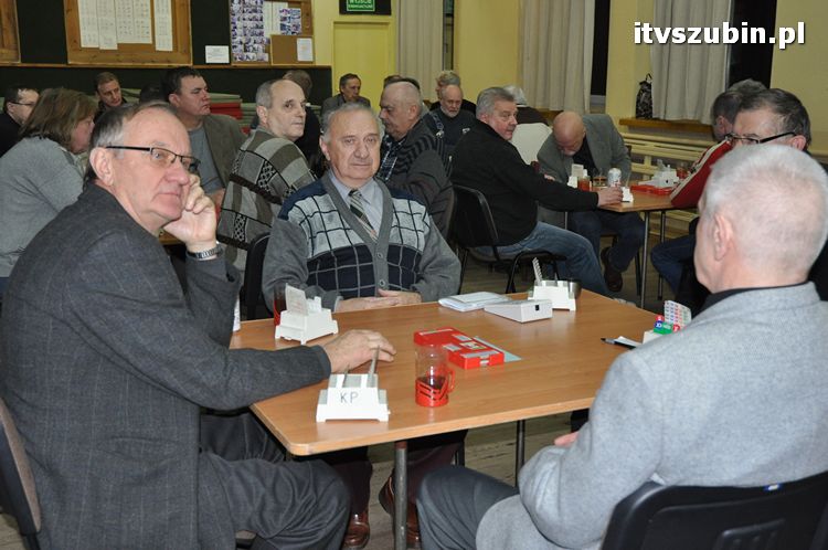 Ryszard Mołdoch - Waldemar Rybiewski z Koła zwycięzcami Nocnego Mikołajkowego Turnieju Brydżowego PAR w Szubinie