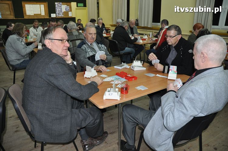 Ryszard Mołdoch - Waldemar Rybiewski z Koła zwycięzcami Nocnego Mikołajkowego Turnieju Brydżowego PAR w Szubinie