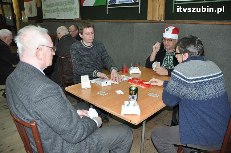 Ryszard Mołdoch - Waldemar Rybiewski z Koła zwycięzcami Nocnego Mikołajkowego Turnieju Brydżowego PAR w Szubinie