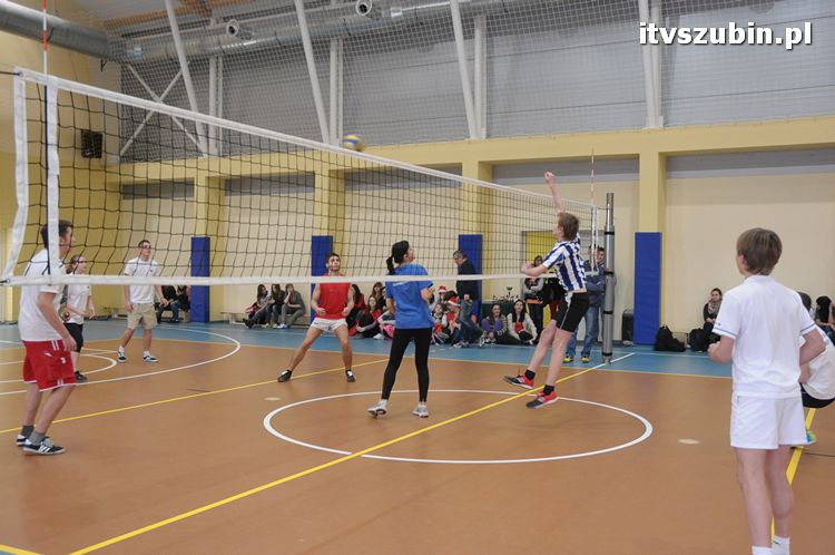  II Mikołajkowy Turniej Zjednoczonych Klubów Europejskich w Piłkę Siatkową