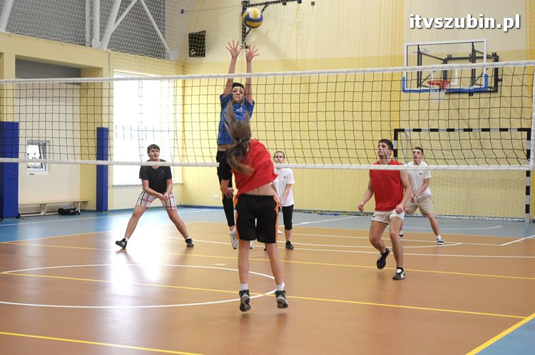  II Mikołajkowy Turniej Zjednoczonych Klubów Europejskich w Piłkę Siatkową