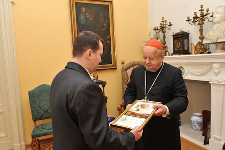 Relikwie bł. Jana Pawła II w parafii św. Mikołaja w Szaradowie