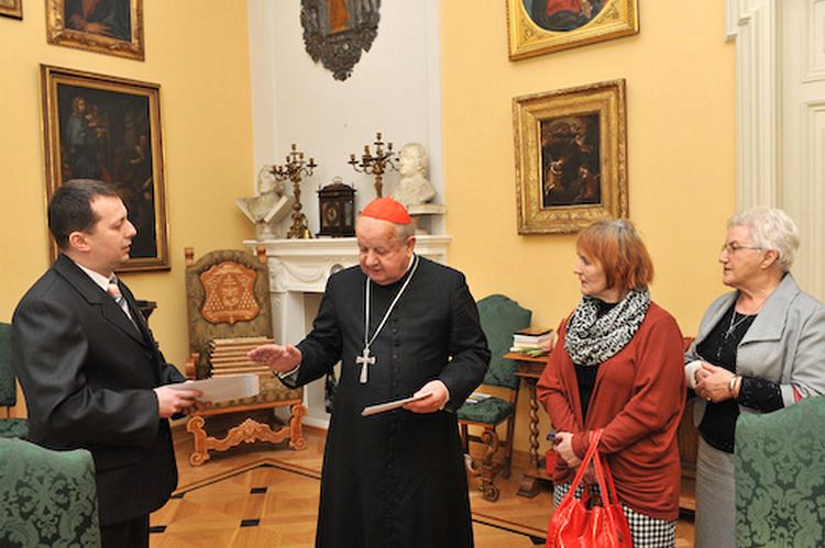 Relikwie bł. Jana Pawła II w parafii św. Mikołaja w Szaradowie