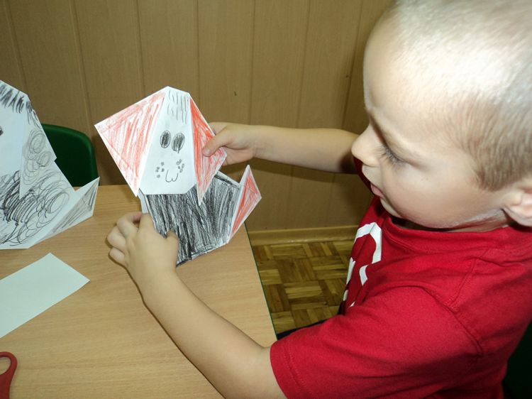Tygryski zgłębiają trudną sztukę origami