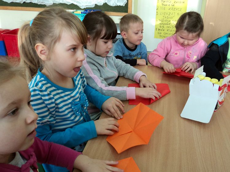 Tygryski zgłębiają trudną sztukę origami
