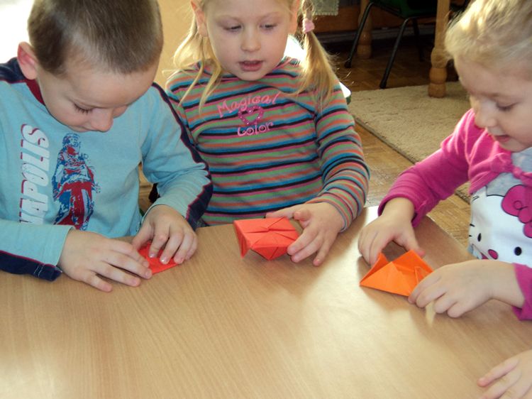 Tygryski zgłębiają trudną sztukę origami