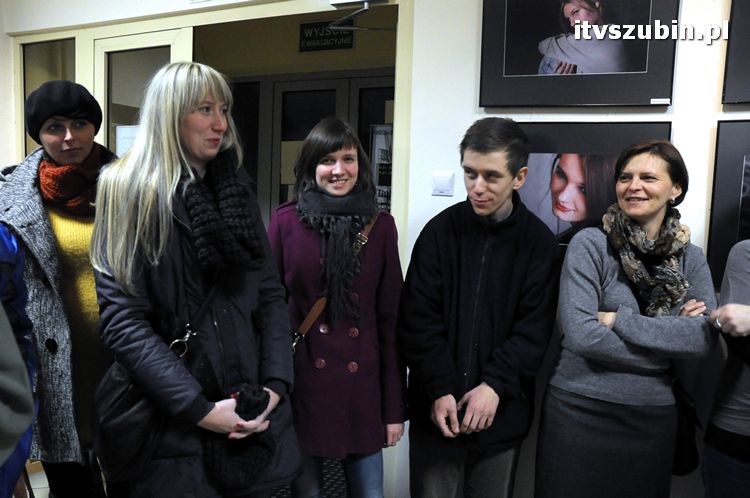 Wernisaż ?Oblicza twarzy? w galerii Flesz