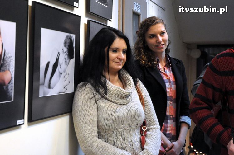 Wernisaż ?Oblicza twarzy? w galerii Flesz