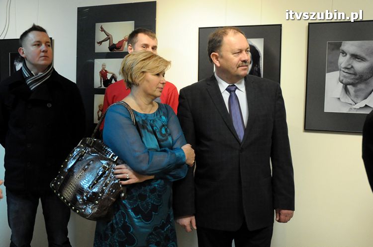 Wernisaż ?Oblicza twarzy? w galerii Flesz