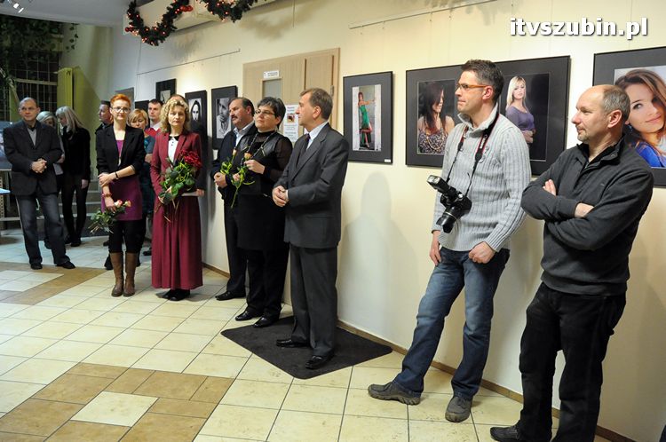 Wernisaż ?Oblicza twarzy? w galerii Flesz