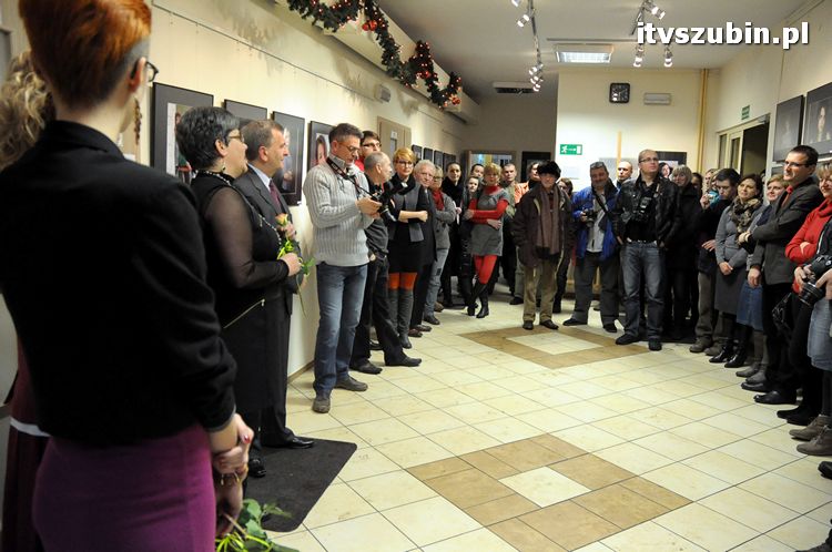 Wernisaż ?Oblicza twarzy? w galerii Flesz