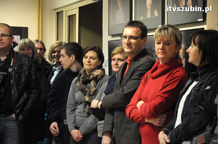 Wernisaż ?Oblicza twarzy? w galerii Flesz