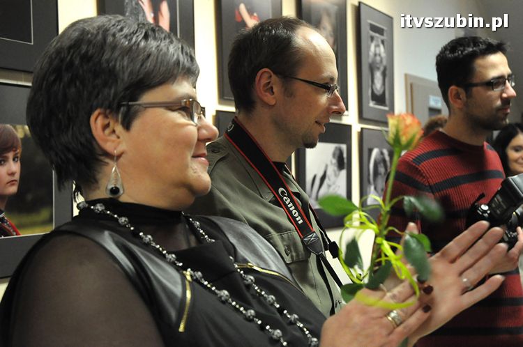 Wernisaż ?Oblicza twarzy? w galerii Flesz