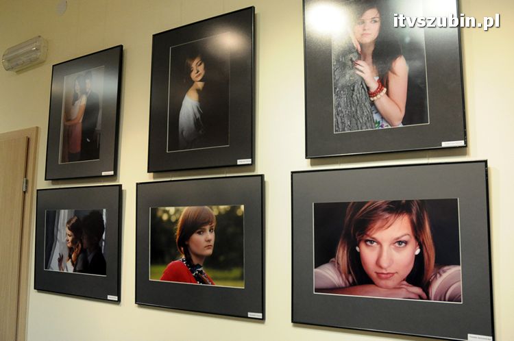 Wernisaż ?Oblicza twarzy? w galerii Flesz