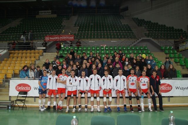 Uczniowie ZS Szubin na meczu Delekty Bydgoszcz