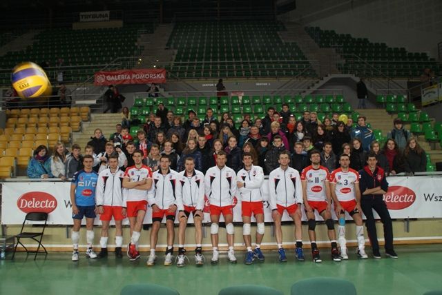 Uczniowie ZS Szubin na meczu Delekty Bydgoszcz