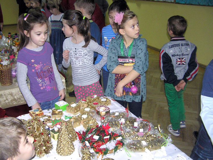 Kiermasz Świąteczny w szubińskiej dwójce