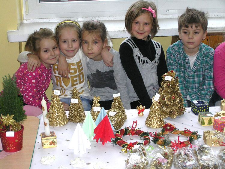 Kiermasz Świąteczny w szubińskiej dwójce