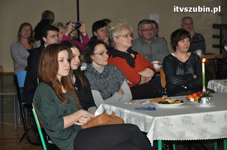 Wspólne kolędowanie w murach Gimnazjum nr 1 w Szubinie