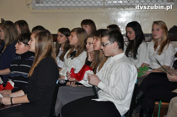 Wspólne kolędowanie w murach Gimnazjum nr 1 w Szubinie