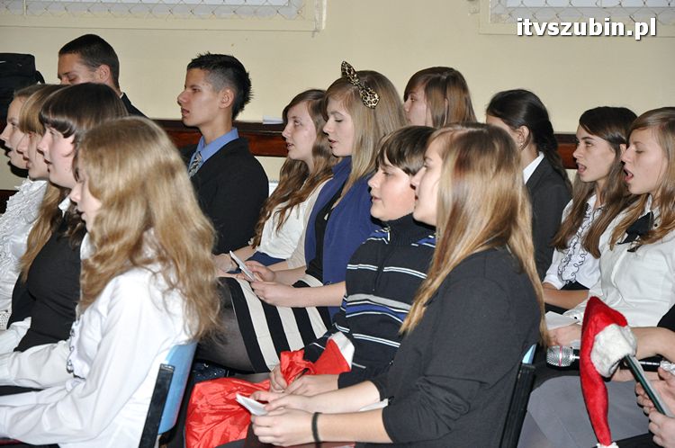 Wspólne kolędowanie w murach Gimnazjum nr 1 w Szubinie