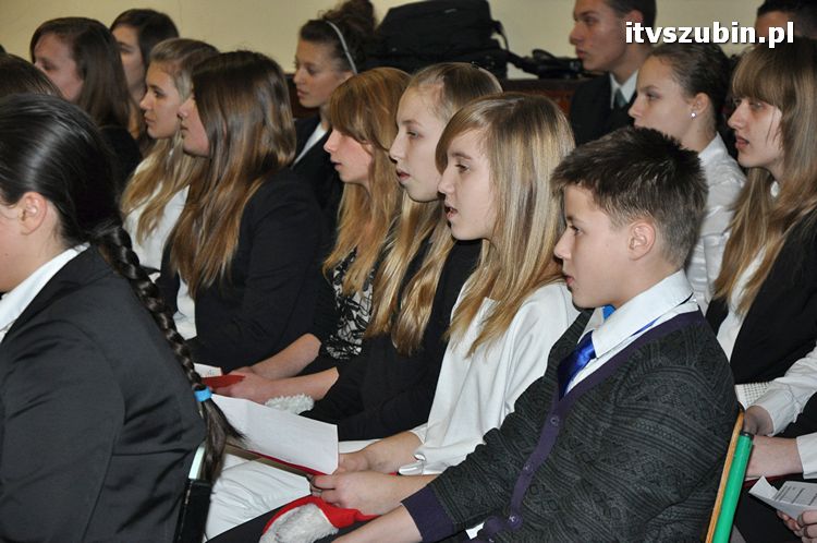 Wspólne kolędowanie w murach Gimnazjum nr 1 w Szubinie