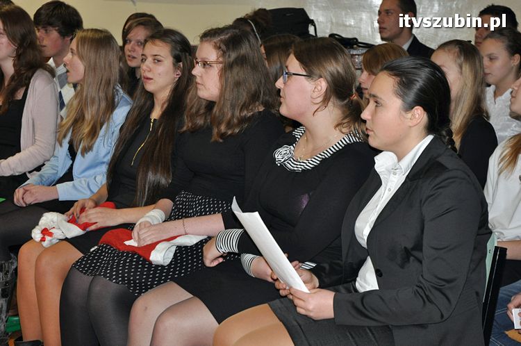 Wspólne kolędowanie w murach Gimnazjum nr 1 w Szubinie