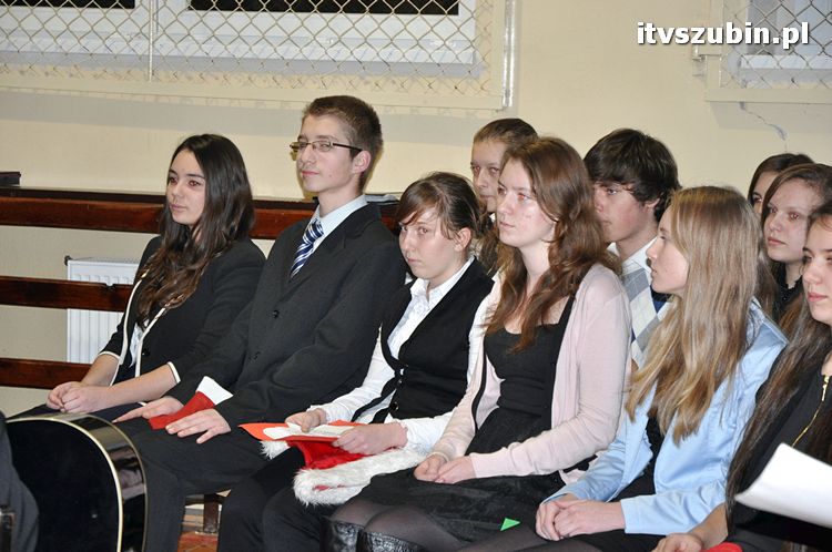 Wspólne kolędowanie w murach Gimnazjum nr 1 w Szubinie