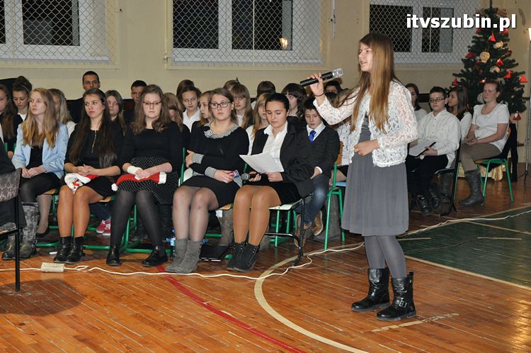 Wspólne kolędowanie w murach Gimnazjum nr 1 w Szubinie